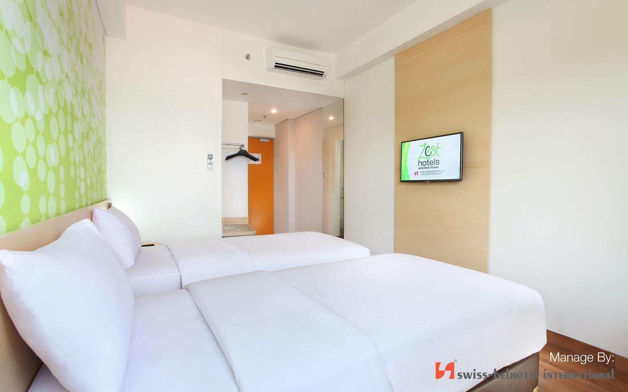 Zest Airport Jakarta By Swiss-Belhotel International Tangerang Exterior foto