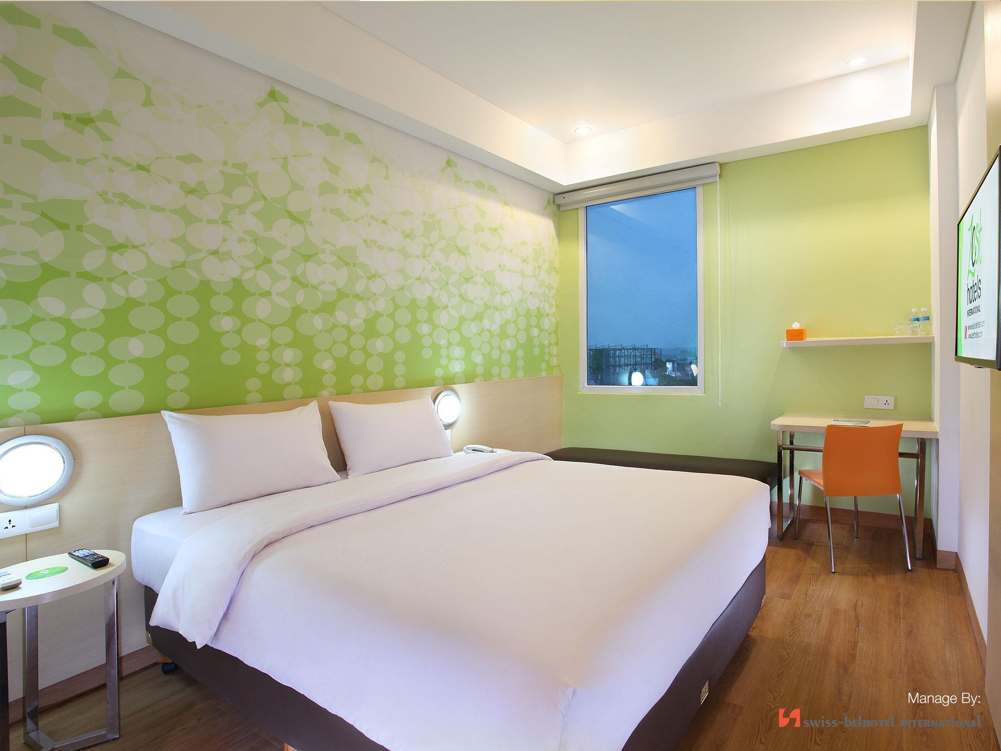 Zest Airport Jakarta By Swiss-Belhotel International Tangerang Exterior foto