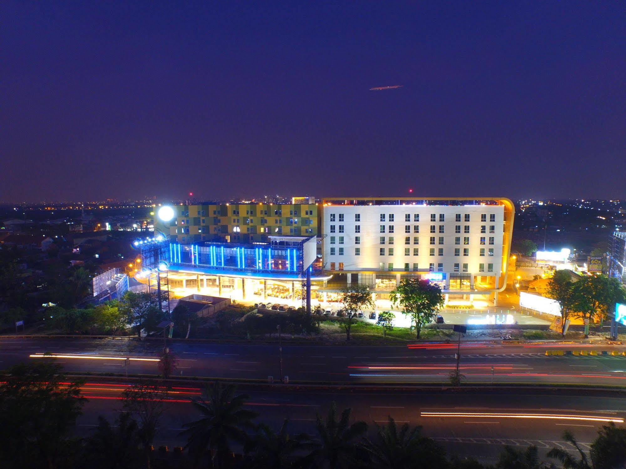 Zest Airport Jakarta By Swiss-Belhotel International Tangerang Exterior foto