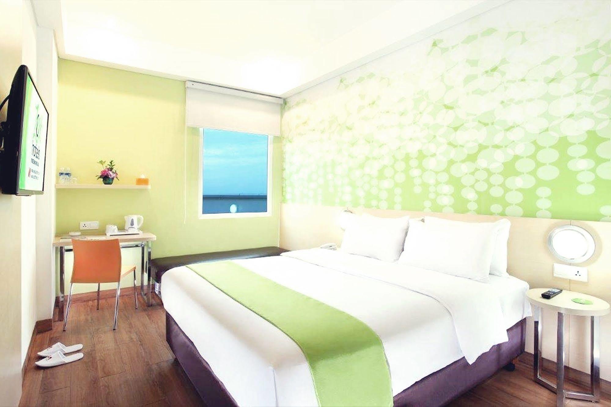 Zest Airport Jakarta By Swiss-Belhotel International Tangerang Exterior foto